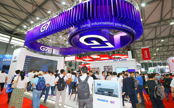 怎么样的空间布局能使展览展台设计效果图更好看？